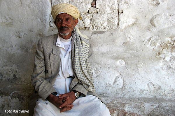 25-iemen-homem-sentado