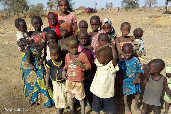 04-nigeria-grupo-de-criancas