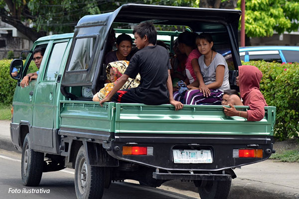 24-filipinas-pessoas-caminhao
