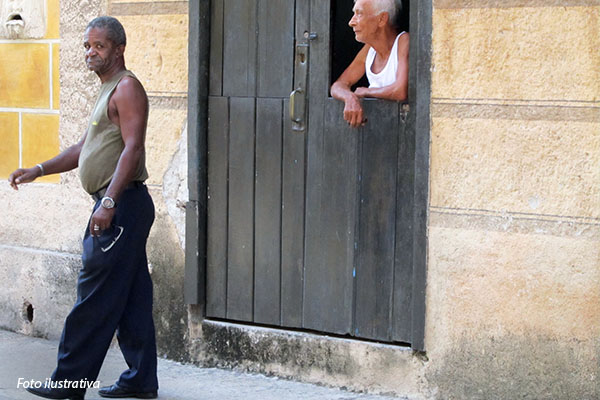 27-cuba-homens-na-rua