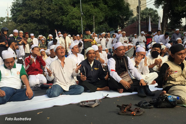 Cristãos recebem doações e retornam ao islamismo