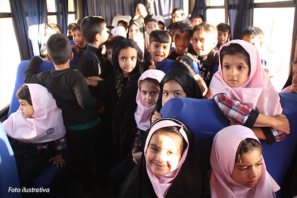11-ira-criancas-em-onibus-escolar