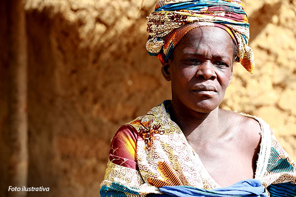 20-mali-crista-colombiana-esta-doente-em-prisao-no-mali