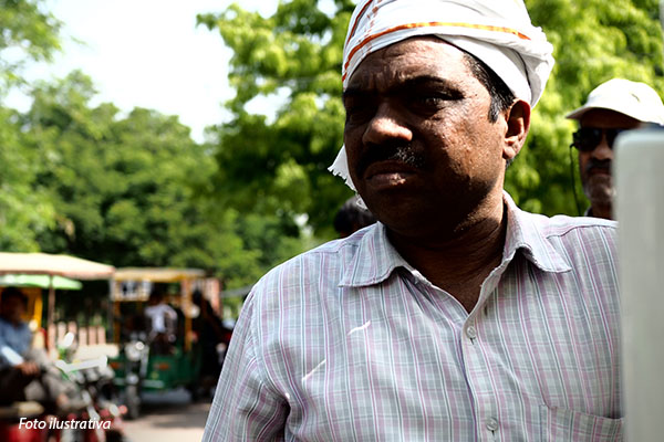 18a-india-homem-nas-ruas